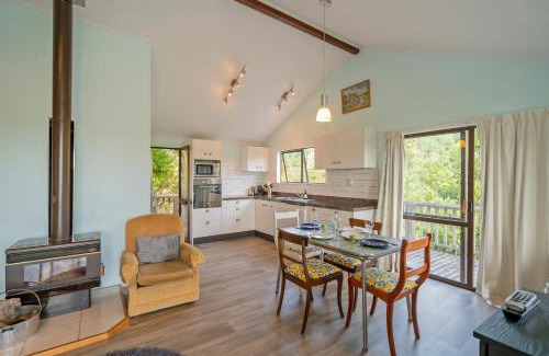 Onemana House | Bluebird Bach - Onemana Holiday Home