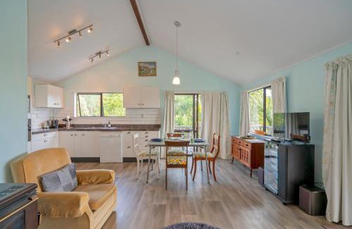 Onemana House | Bluebird Bach - Onemana Holiday Home