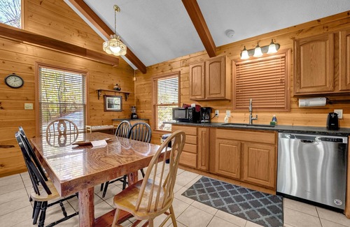 Rockbridge Cabin | Bluebird Cabin (Hocking Hills area)
