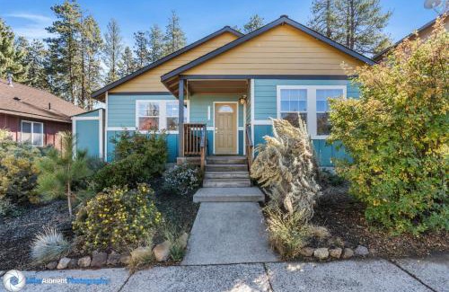 Southern Crossing House | Bluebird Day - Raven Sky Bungalow