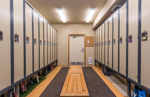 Silver Star Mountain Apartment | Bluebird Lodge