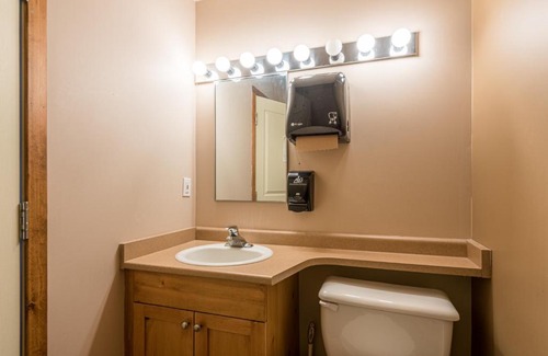 Silver Star Mountain Apartment | Bluebird Lodge