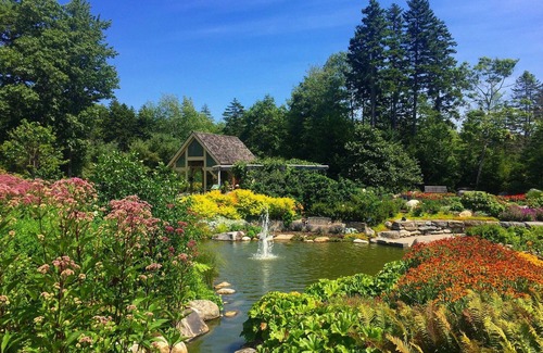 Ocean Point House | Bluebird Ocean Point Inn | Oceanfront Deluxe King w/Porch | Private Beach