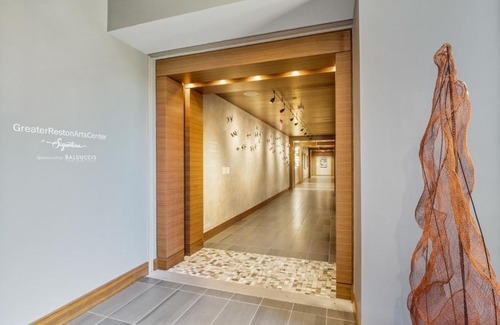 Reston Apartment | Bluebird Suites at Reston Town Center