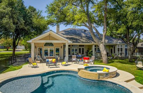 Kingsland House | Bluebonnet Retreat Haven