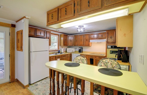 Bluefield House | Bluefield Home w/Covered Deck - Near Parks!