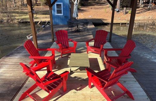 Ebony House | BlueFox: 4 BR 3.5 Bath Waterfront Escape UPDATED 2025!