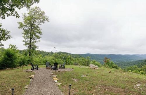 Stanton House | "Bluegrass Bluff" - The Overlook LUX Dome - RRG