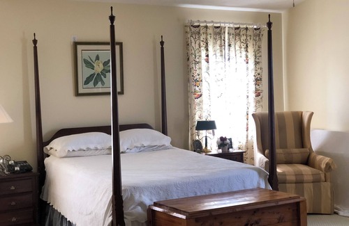 Fisherville Other | Bluegrass Farmhouse located on large farm near Louisvillle