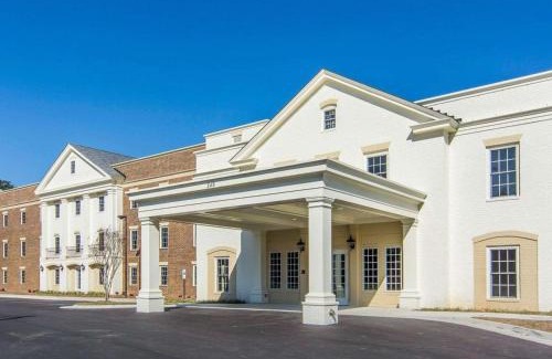 Williamsburg Hotel | Bluegreen Vacations Patrick Henry Square, an Ascend Collection Resort