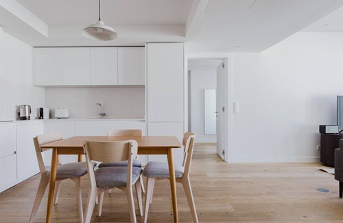 Alvalade Apartment | Blueground | Alvalade 2bd apartment