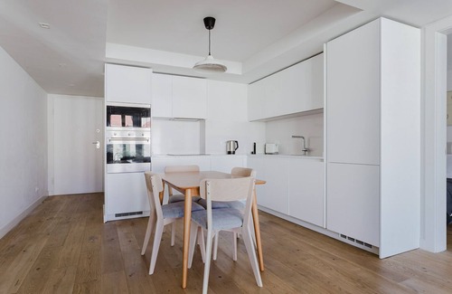 Alvalade Apartment | Blueground | Alvalade 2bd apartment
