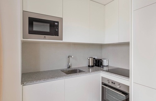 Casal da Ladeira Apartment | Blueground | Alvalade, balcony, nr Campo Pequeno