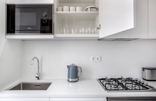 Alvalade Apartment | Blueground | Alvalade, furnished, balcony