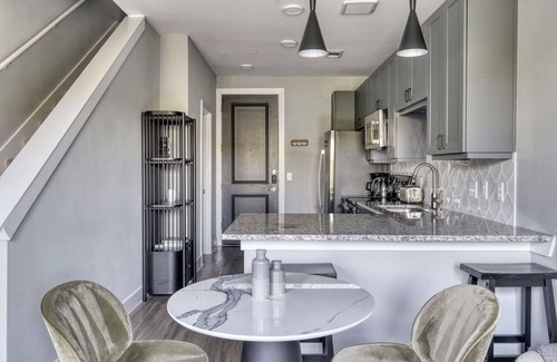McNeil Apartment | Blueground | Austin, pool, nr Walnut Creek Park