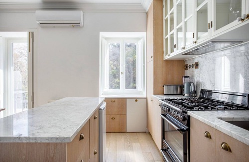 Santo Antonio Apartment | Blueground | Avenida, balcony