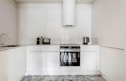 Sao Jose Apartment | Blueground | Avenida de Liberdade, pool & spa