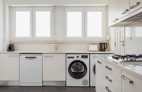 Alvalade Apartment | Blueground | Campo Grande, balcony, nr Jardim Zoológico