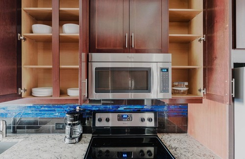 North Burnet Apartment | Blueground | Domain, pool & AC, nr Q2 Stadium