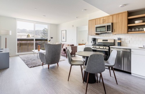 Downtown Berkeley Apartment | Blueground | Dtwn Berkeley, AC, nr UC Campus