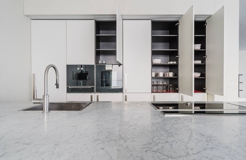 Escher Wyss Apartment | Blueground | Escher Wyss, parking, w/d, a/c