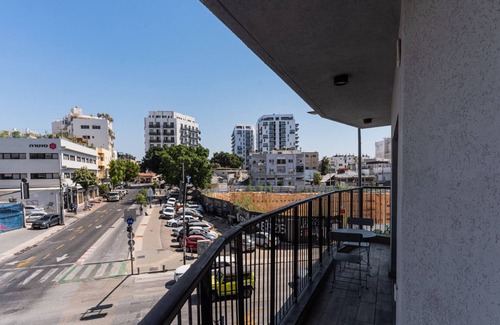Florentin Apartment | Blueground | Florentine, City view, Balcony (TLV-3)