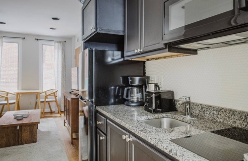 Georgetown Apartment | Blueground | Georgetown, AC & w/d, walk to shops