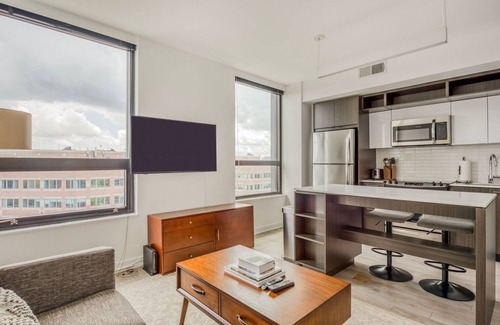 Reston Apartment | Blueground | Hunter Mill District, pool, nr Lake Anne
