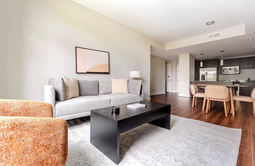 Reston Apartment | Blueground | Hunter Mill District, pool, nr Lake Anne