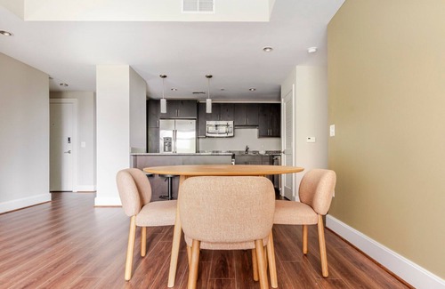 Reston Apartment | Blueground | Hunter Mill District, pool, nr Lake Anne