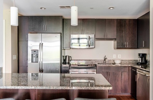 Reston Apartment | Blueground | Hunter Mill District, pool, nr Lake Anne