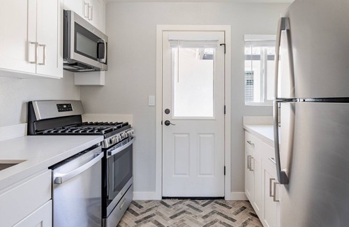 Menlo Park Apartment | Blueground | Menlo Park, view, nr Ravenswood Park