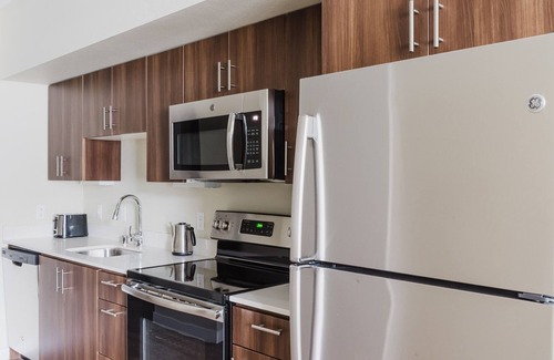 Newcastle Apartment | Blueground | Newcastle, gym, nr parks