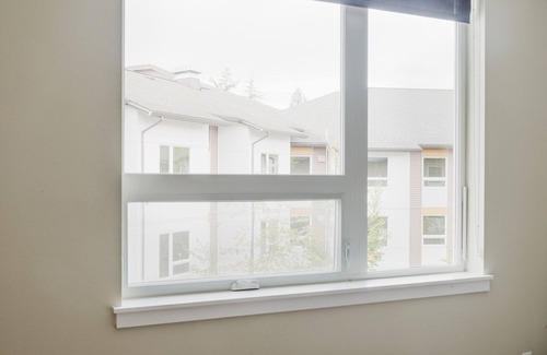 Newcastle Apartment | Blueground | Newcastle, gym, nr parks
