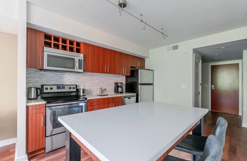 Rosslyn Apartment | Blueground | Radnor - Fort Myer Heights, view, nr Theodore Roosevelt Island