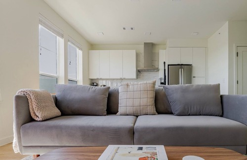 Round Rock Apartment | Blueground | Round Rock, pool, nr Old Settlers Park