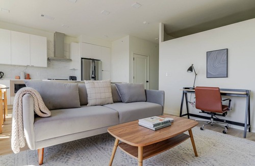 Round Rock Apartment | Blueground | Round Rock, pool, nr Old Settlers Park