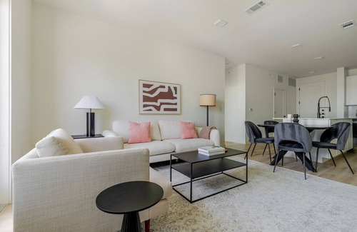Round Rock Apartment | Blueground | Round Rock, pool, nr Brushy Creek