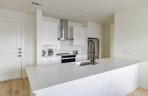 Round Rock Apartment | Blueground | Round Rock, pool, nr Chisholm Trail
