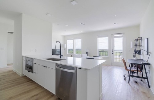 Round Rock Apartment | Blueground | Round Rock, pool, nr Chisholm Trail