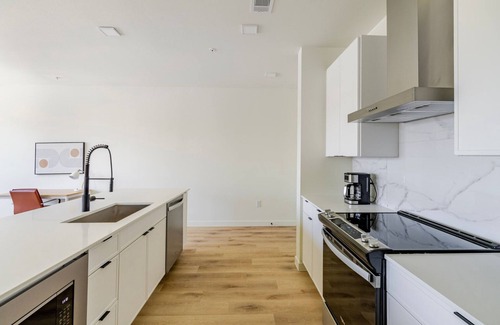 Round Rock Apartment | Blueground | Round Rock, pool, nr Old Settlers Park