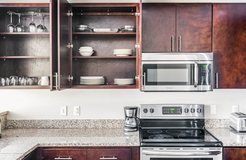 Shaw Apartment | Blueground | Shaw, balcony, nr Howard Theatre
