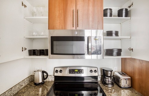 Shaw Apartment | Blueground | Shaw, rooftop pool, nr Howard Theatre