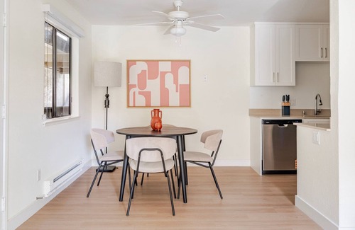 Shoreline West Apartment | Blueground | Shoreline West, pool, nr Shoreline Park