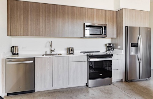 Alameda Apartment | Blueground | West Alameda, balcony, nr Alameda Beach