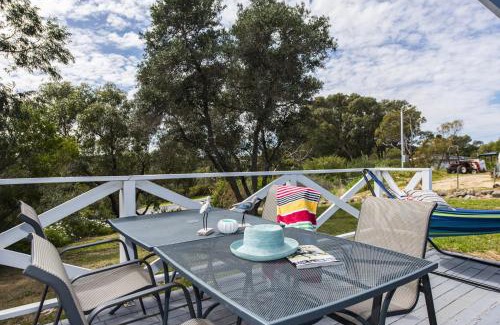 Guilderton House | Blueshack - Walking Distance To Foreshore