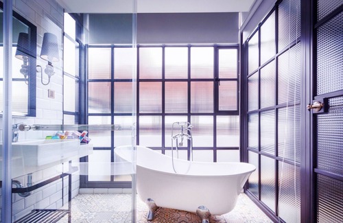 Central District Hotel | BlueSky Hotel
