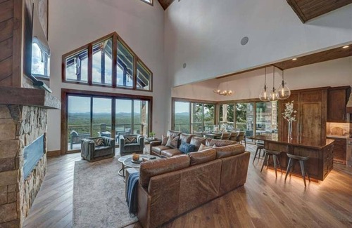 Necowa Cove Cabin | BLUESTONE - Panoramic Lake and Mountain Views | Mountain Modern Luxury | Hot Tub