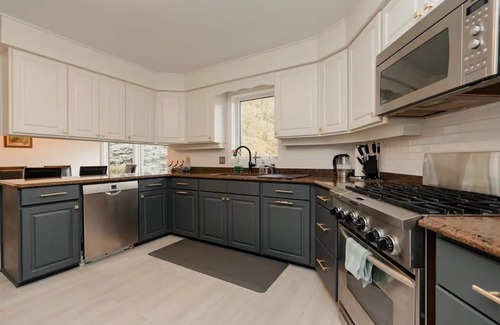 Central Huron Cottage | Bluewater Beach Resort: 10 Acres Of Prime Lakefront On Lake Huron.
