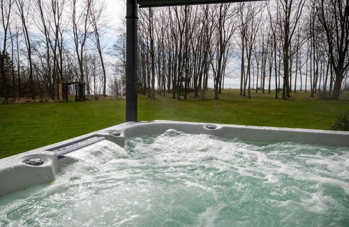 Central Huron Cottage | Bluewater Beach Resort: 10 Acres Of Prime Lakefront On Lake Huron.